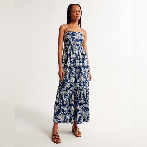 Abercrombie & Fitch Dresses & Skirts - Abercrombie Low Back Tiered Maxi Dress with Pockets